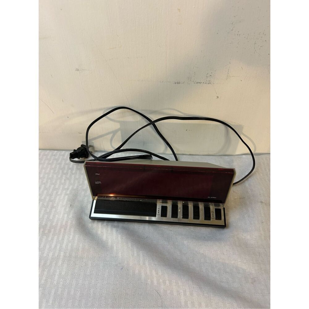 Spartus Electronic Digital Alarm clock vintage‎